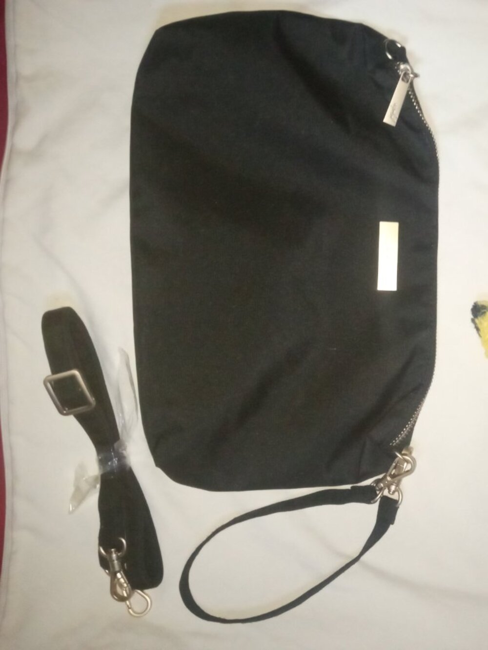 NWOT. Ju-Ju-Be Convertible Crossbody w/ Removable Straps